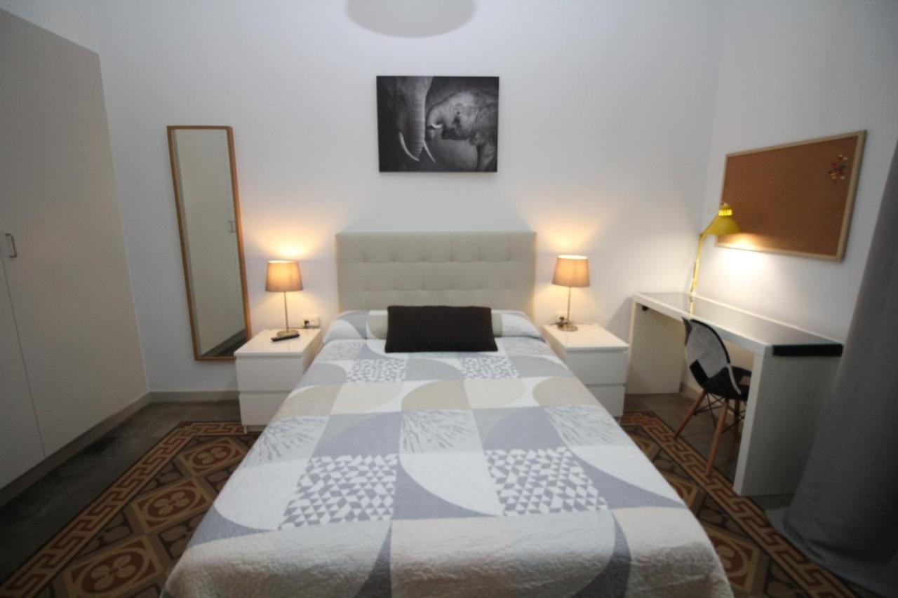 Alojamiento Roger Bed & Breakfast Barcelona Eksteriør bilde